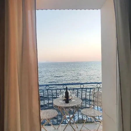 Lo scrigno sul mare-3